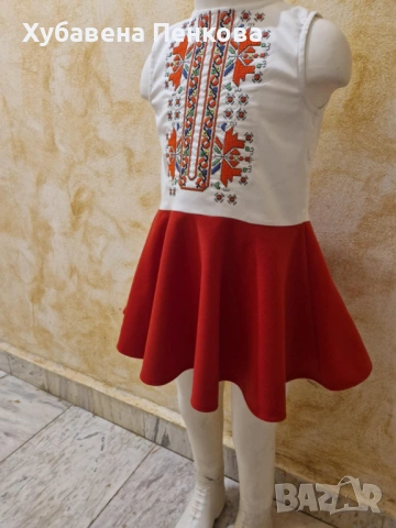 Детска рокличка с машинна бродерия