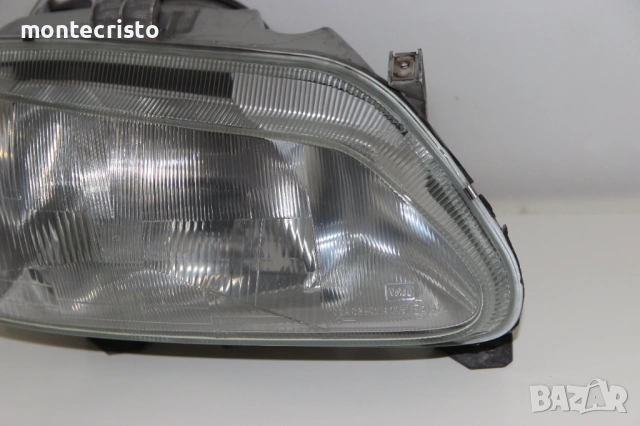 Десен фар Renault Megane Scenic (1996-1998г.) ✔️Valeo / 7701040683 / 7701040688, снимка 3 - Части - 54337832