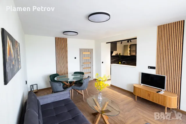 Продава четиристаен апартамент в гр. Разрад, снимка 2 - Апартаменти - 55400653