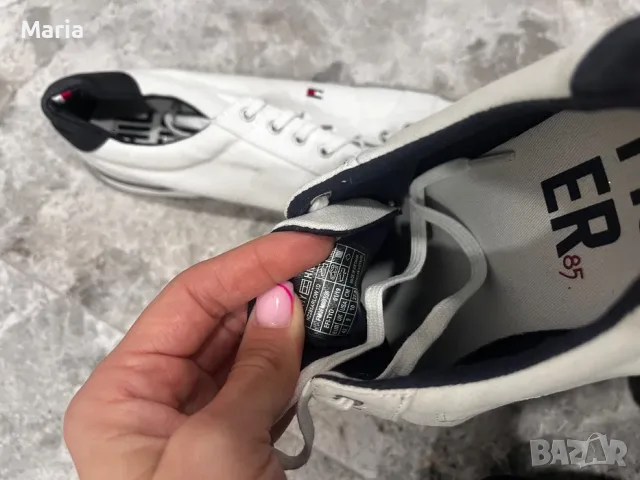 Tommy Hilfiger маратонки бели  №43 нови, снимка 3 - Спортно елегантни обувки - 55407997