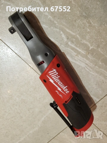 Безчеткова тресчотка Milwaukee M12 FIR35. 75 нютона, 3/8 глава . Само тяло. Цена: 109€ (крайна)