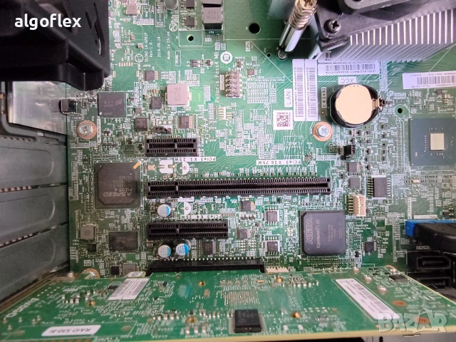 Офис сървър Lenovo ThinkSystem ST250 Tower 4LFF 7Y45 RAID 530-8i, снимка 11 - Работни компютри - 54453057