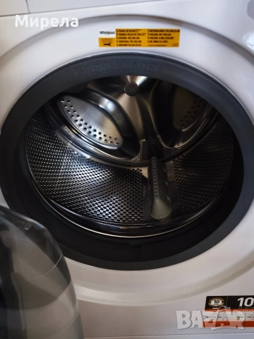 Спешно продавам пералня Whirlpool 6th sense, снимка 2 - Перални - 55252922