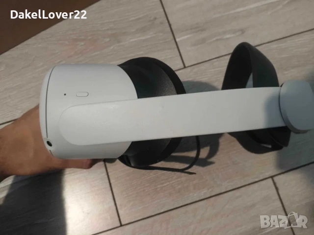 Meta Quest 2 (Oculus) 128GB + Elite Strap + Калъфи. Перфектен!, снимка 5 - Други игри и конзоли - 54245636