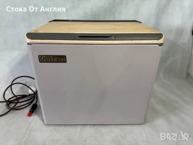 Хладилник / ракла / ток- Electrolux 12V-220V / ГАЗ / 33L