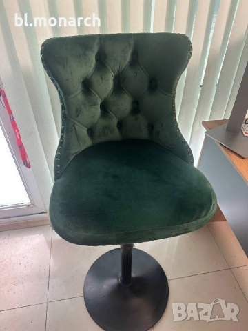 Бар стол H-117 тъмно зелен