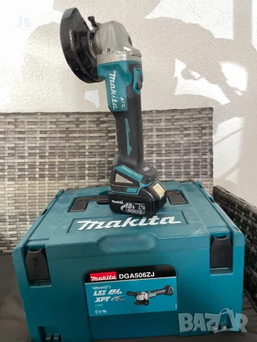 Makita Ъглошлайф с батерия и куфар