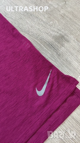 Nike Дамска тениска XS в отлично състояние, снимка 2 - Тениски - 54257305