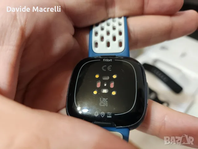 Fitbit Versa 4 с кутия, гаранция и 2 каишки, снимка 9 - Смарт гривни - 55412770
