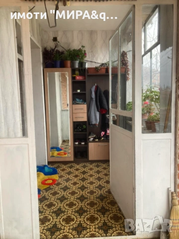 Двуетажна къща с дворно място в с.Иваново,обл. Хасково, снимка 3 - Къщи - 53971767