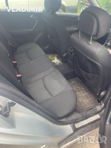 Mercedes-Benz C 220, снимка 5 - Автомобили и джипове - 54932912