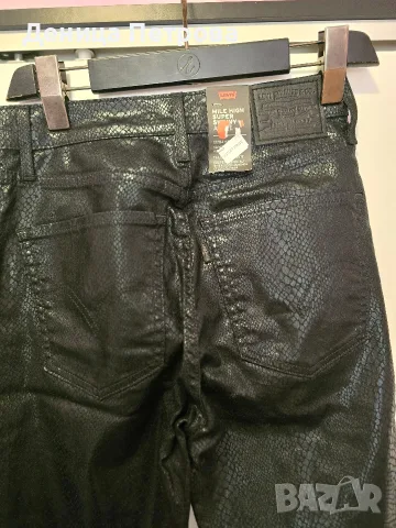 Дамски панталон Levi's , снимка 3 - Къси панталони и бермуди - 55642987