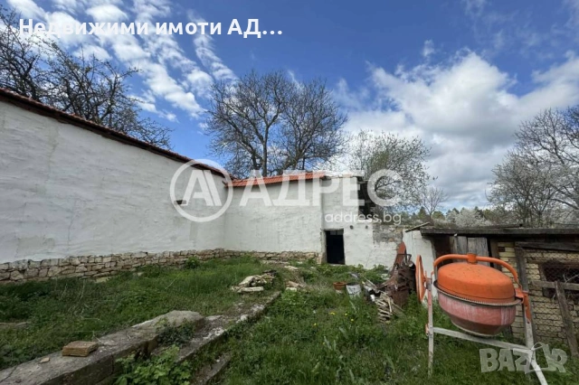 Двуетажна къща с двор в село Паламарца, снимка 13 - Къщи - 54177100