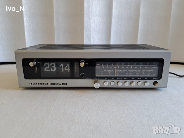 Ретро радио часовник Telefunken Digitale 201.