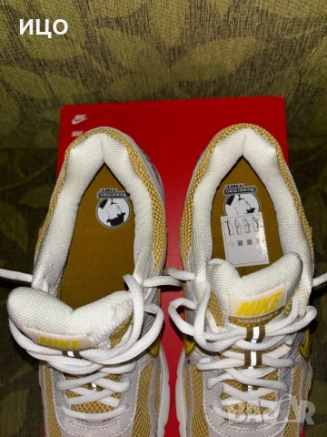 Нови дамски маратонки Nike zoom vomero to 5 w, снимка 8 - Маратонки - 54416992