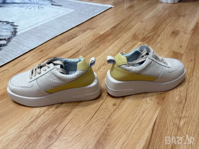 Два броя маркови спортни обувки, снимка 11 - Кецове - 54016164