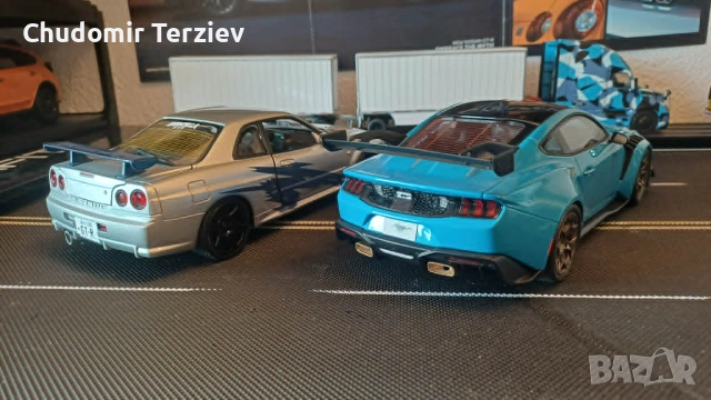 Мащабни модели коли 1:18 / GT-SPIRIT Ford Mustang GTD / MOTORMAX Nissan Skyline R34, снимка 2 - Колекции - 54911522