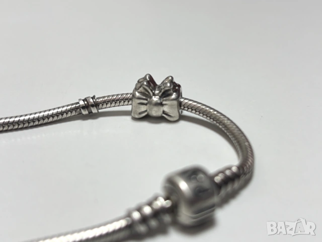 Оригинална Сребърна Гривна PANDORA с 2 броя Талисмани-20,44 грама, снимка 6 - Гривни - 54675033