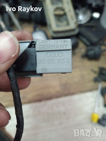 Бутон Стъкло  Audi 4B0 959 855, снимка 7 - Части - 47703444