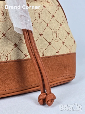 Нова дамска чанта Trussardi Bucket Bag с монограм и торбичка, снимка 2 - Чанти - 54409996