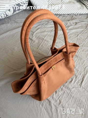 JW PEI Hana Medium Faux Suede Tote Bag, снимка 7 - Чанти - 55332633