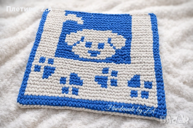 Пухкаво одеяло 60x60 см, ръчно плетено на пръсти – двулицево