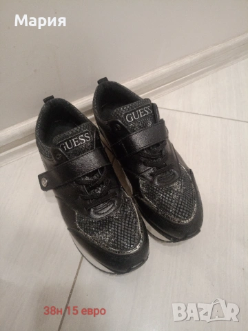 Обувки Guess, снимка 6 - Дамски ежедневни обувки - 54439162
