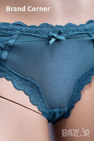 Комплект дамско бельо Hunkemöller – сутиен 90C и бикини XL, тюркоазено-син цвят с дантела, снимка 8 - Бельо - 54516764