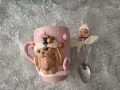 Ръчно декориран комплект: Чаша и лъжичка с полимерна глина "Зимно зайче", снимка 1