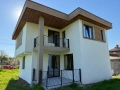 Нова двуетажна къща с панорама в с. Козаново , снимка 1
