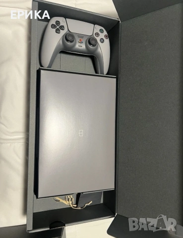 PlayStation 5 30th Anniversary Limited Edition Bundle + 2 броя лимитирани контролери и зарядна станц, снимка 8 - PlayStation конзоли - 55187372