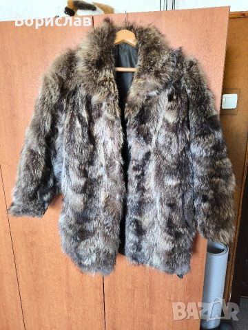 Дамско палто от енот