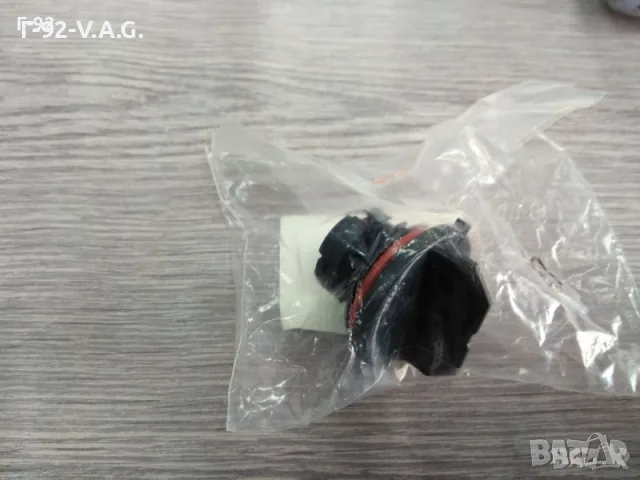 8E0953123B**NEU**AUDI**ФАСУНГА** , снимка 3 - Части - 55295571