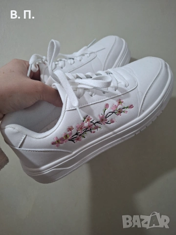 Чисто нови дамски кецове , снимка 3 - Кецове - 54093915