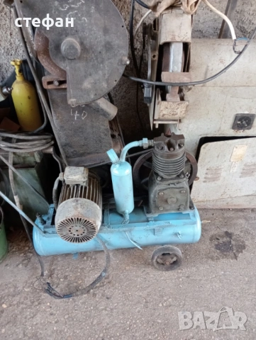 Компресор за въздух, снимка 2 - Други машини и части - 54282153