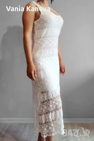 Красива стилна рокля в бяло.Памук 100%.