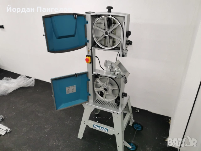 Ленторез Банциг за дърво Makita LB1200F, 900 W, 305 мм, снимка 6 - Други машини и части - 55159924