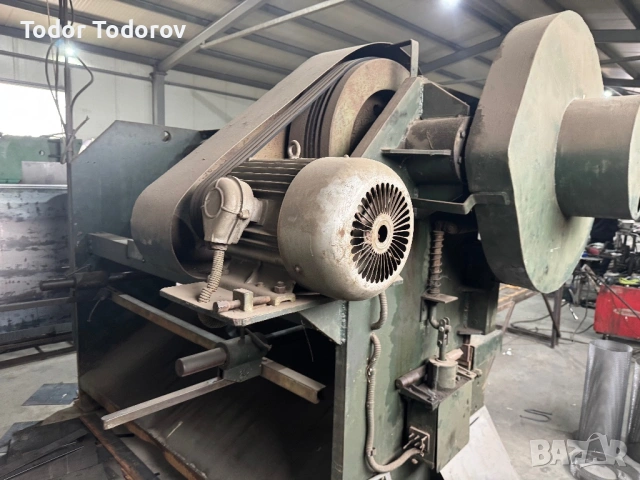 Гилотина 2300мм., снимка 2 - Други машини и части - 54249979