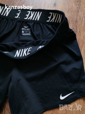 nike - страхотни дамски шорти КАТО НОВИ S