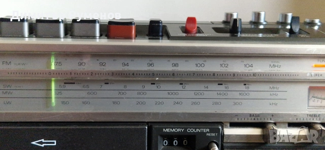 Радиокасетофон Aiwa TPR - 300A, снимка 12 - Радиокасетофони, транзистори - 54449547