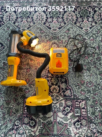 DeWalt- лампи с зареждаща се батерия, снимка 4 - Настолни лампи - 54881867