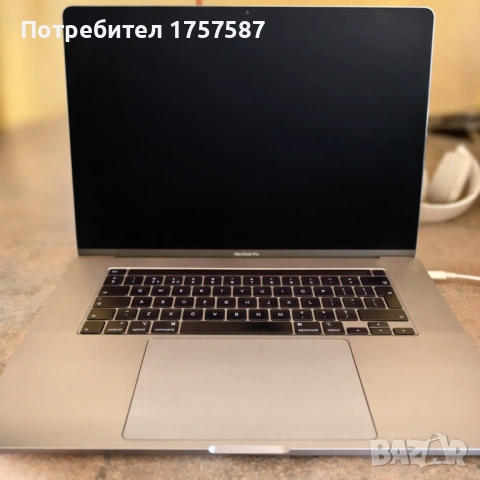 Apple MacBook Pro 32GB RAM 512GB SSD AMD Radeon Pro 530M