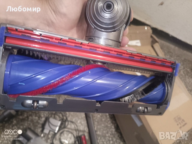Безжична вертикална прахосмукачка Dyson V8 Advanced, снимка 7 - Прахосмукачки - 54576435