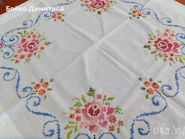 Нова ръчно бродирана покривка