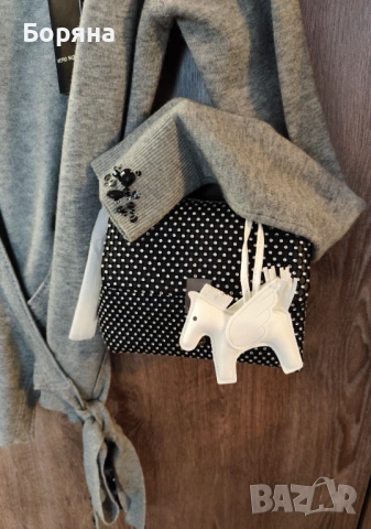 Vero Moda нова с етикет жилетка от фина вълна с черни камъни, снимка 13 - Жилетки - 54079759