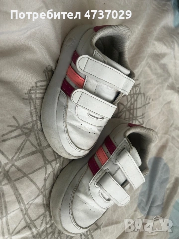 Детски маратонки Adidas 24, снимка 2 - Детски маратонки - 54316156