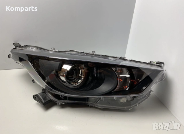 Оригинален десен фар за Toyota Yaris 2021г.