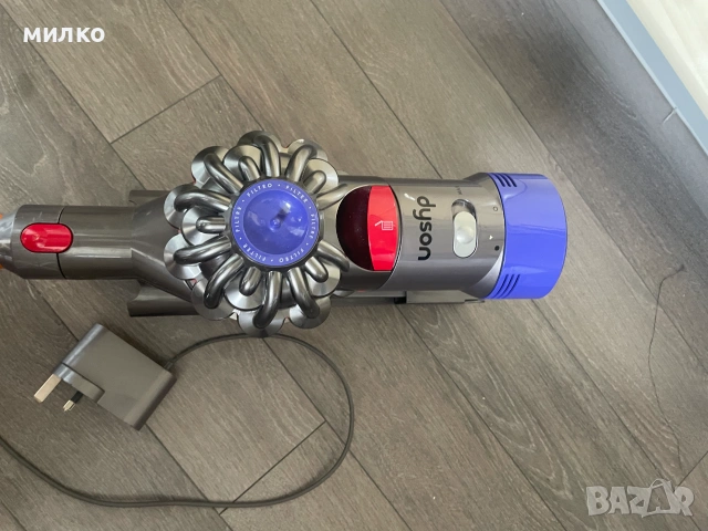 Акумулаторна прахосмукачка DYSON V-8, снимка 3 - Прахосмукачки - 55035849