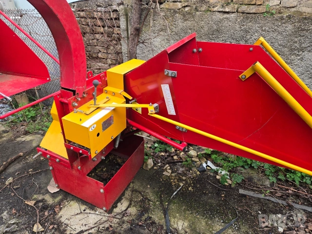 Продавам дробилка за клони 