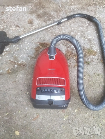 Прахосмукачка Miele C3, снимка 2 - Прахосмукачки - 55215642